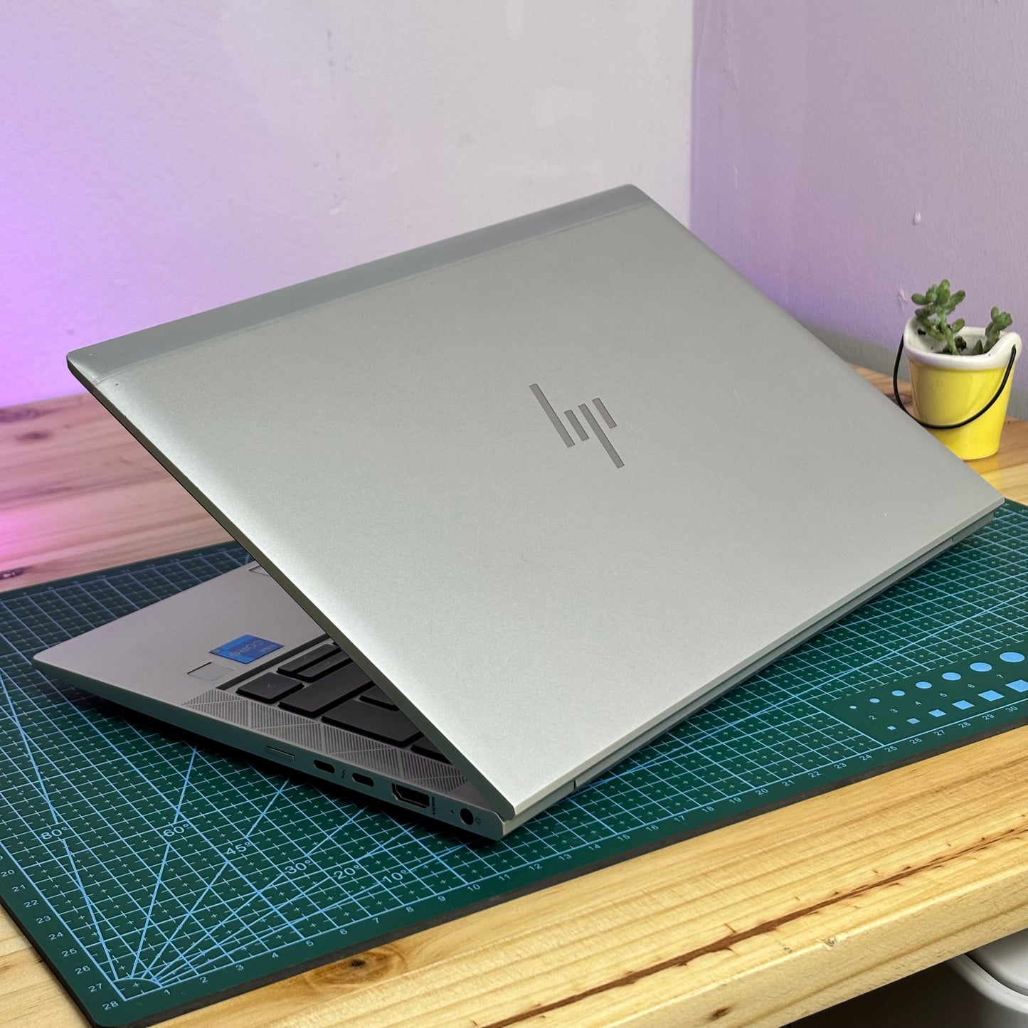 HP EliteBook 830 G8