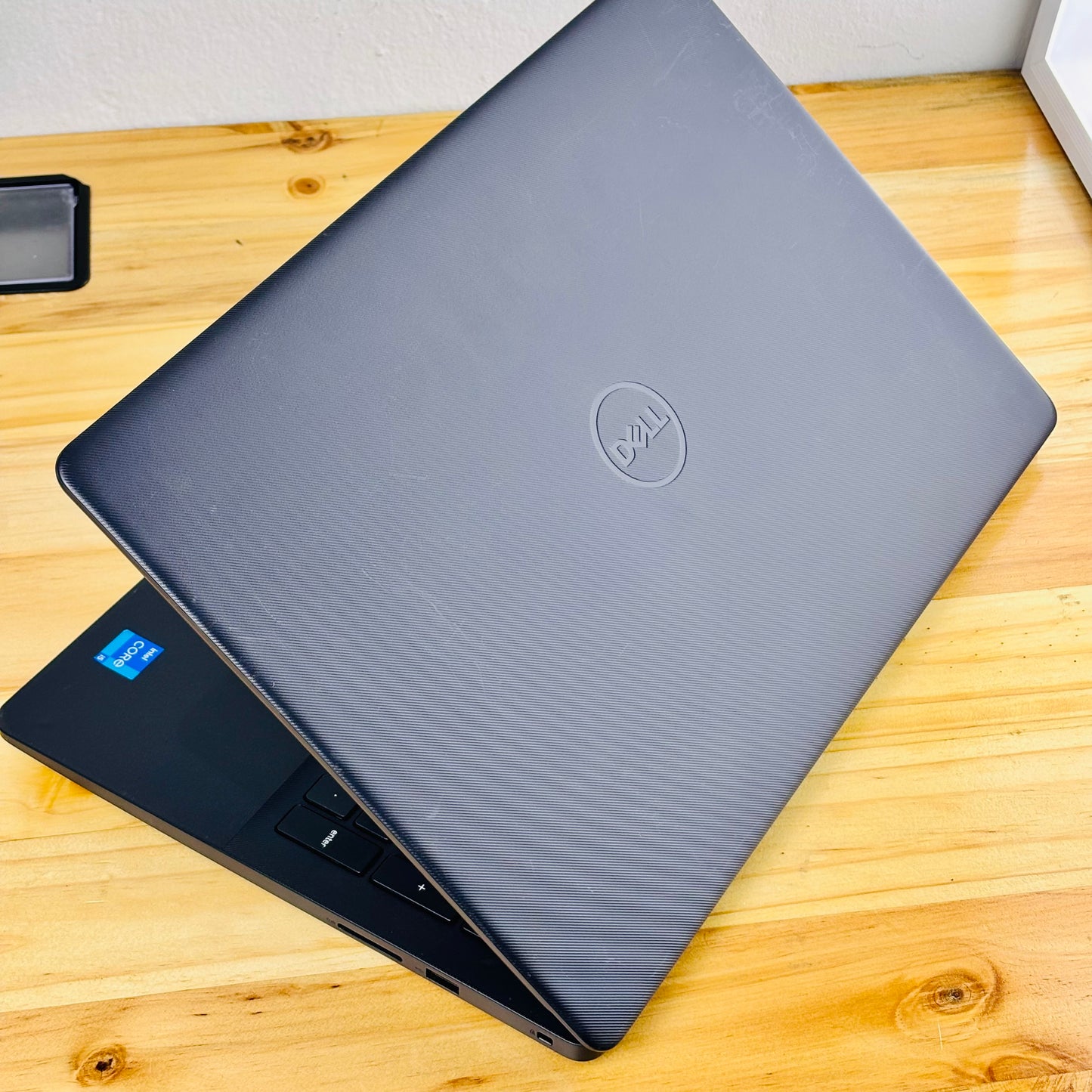 Dell Vostro 3500 15.6-inch Core i5-1135G7 8GB RAM 256GB SSD Win 11 Pro Laptop