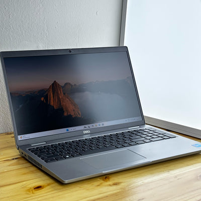 Dell Latitude 5520 | 15.6-inch FHD Display Core i5-1145G7 16GB RAM 256GB SSD Windows 11 Pro Laptop