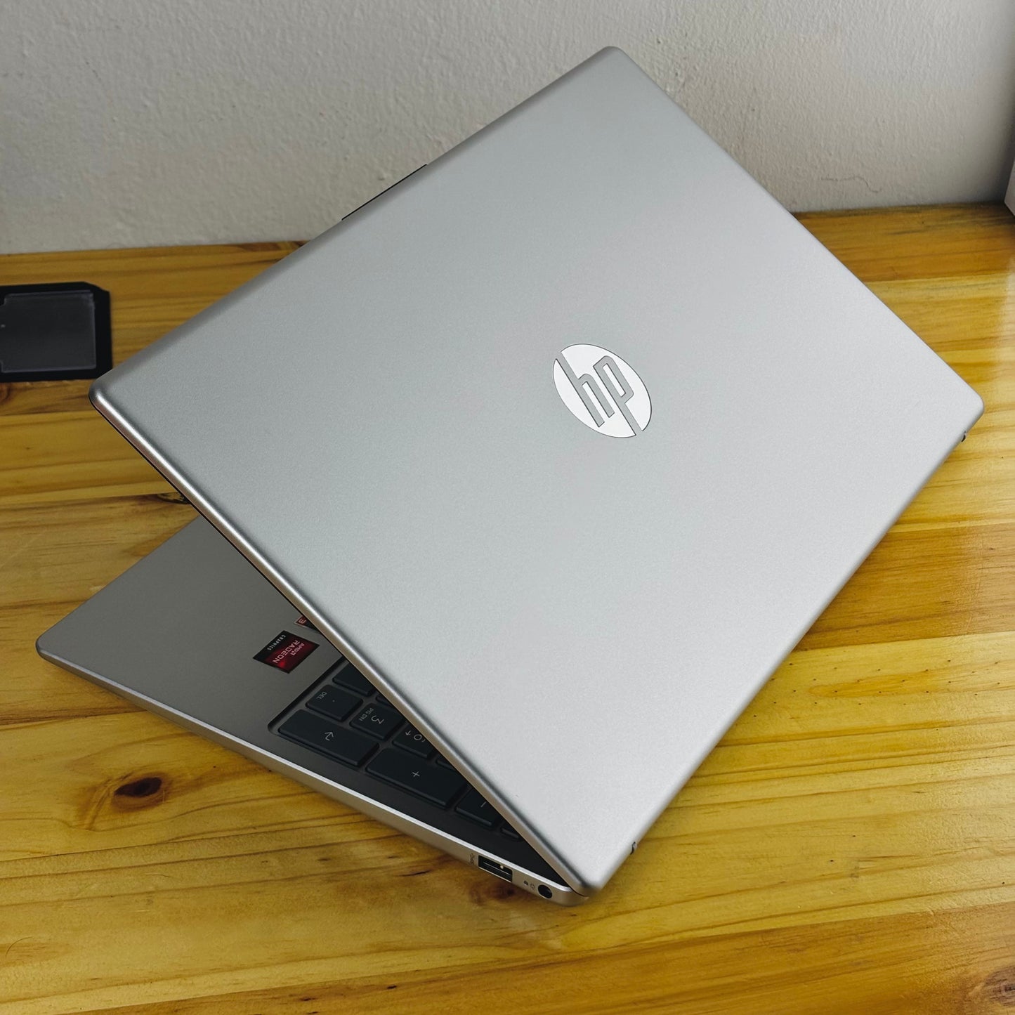 HP Laptop 15-fc0008ni AMD Ryzen 3 7320U 8GB LPDDR5 RAM 256GB SSD 15.6" HD Display  Windows 11 Home