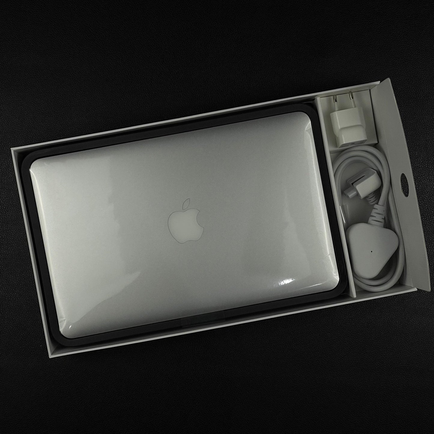 Apple MacBook Air (11-inch, mid 2011)